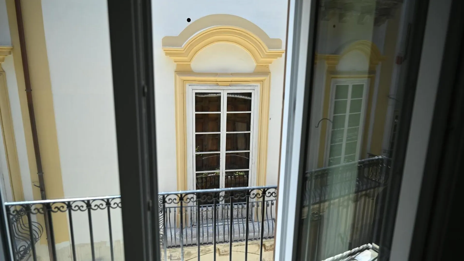 Luxury Cathedral Apartments 팔레르모