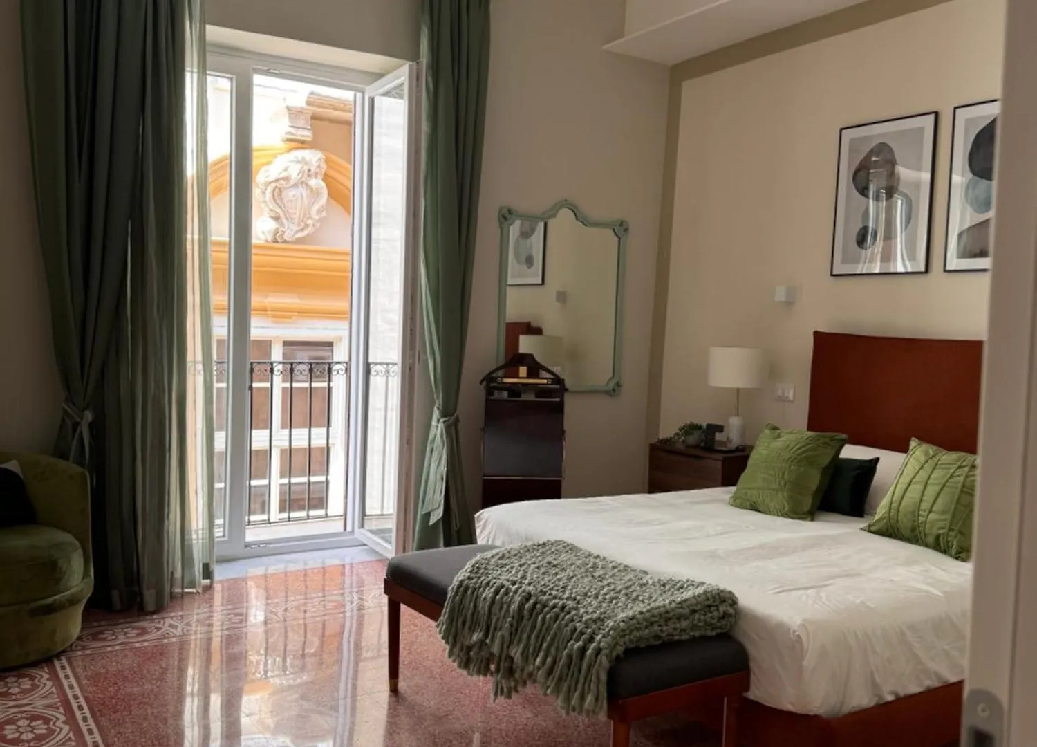Luxury Cathedral Apartments 팔레르모