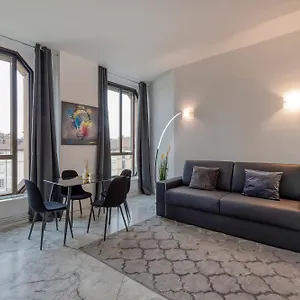 royal-suites-duomo-santo-stefano.italymilanhotels.net/